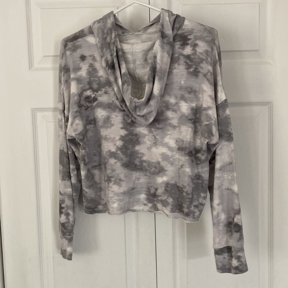 Old Navy tie dye cropped hoodie - Picture 2 of 4